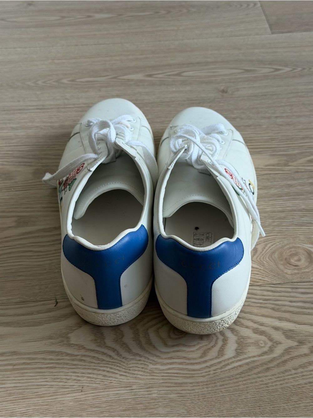 Gucci White Leather Sneakers with Blue Heel and Multicolor Tennis Logo - Picture 2 of 5